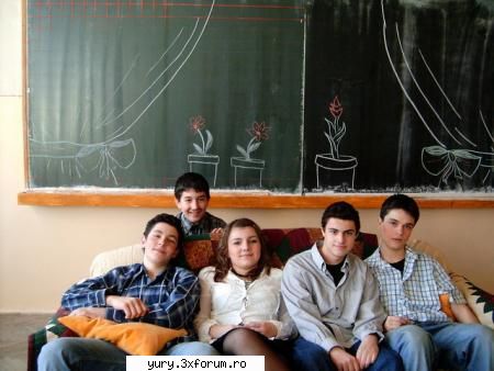 fosti elevi clasa (de stanga dreapta) radu,(in spate) dobby, pimpkie, tiby, alex