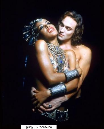zicetzi vampiri? exista? ... preferatul meu este lestat ... doamne ... imi facusem niste imagini ...